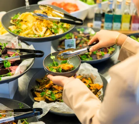 E Hutten FMH 046 8902